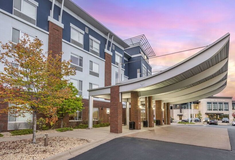 Cambria Hotel Minneapolis Maple Grove