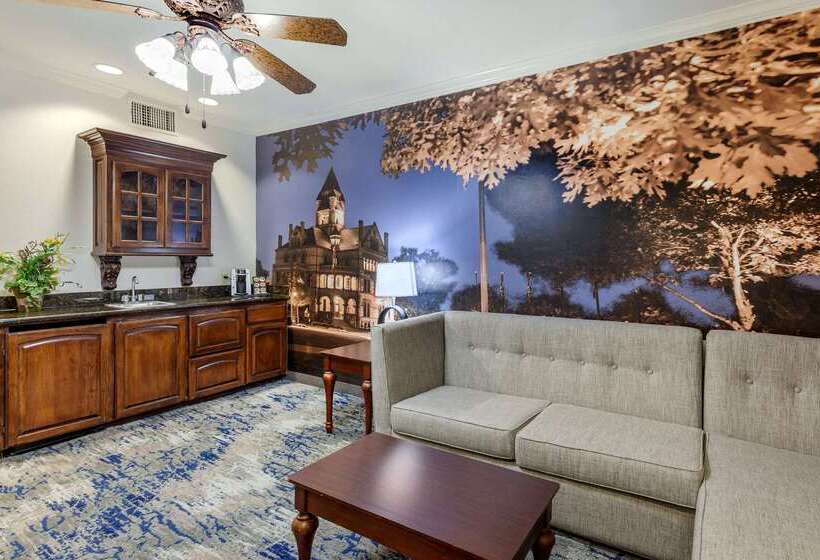 ホテル Clarion Pointe Sulphur Springs