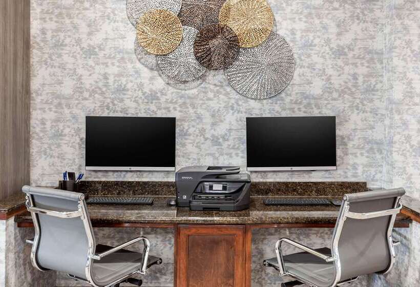 ホテル Clarion Pointe Sulphur Springs