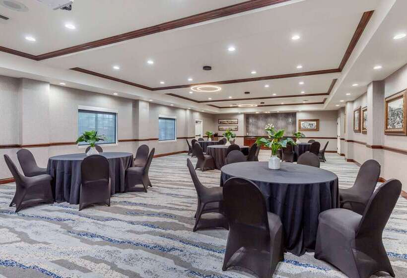 ホテル Clarion Pointe Sulphur Springs