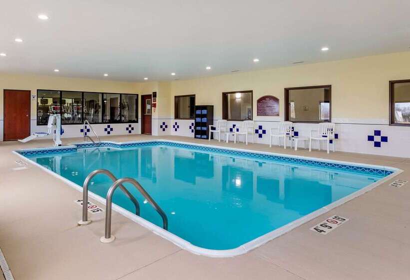 ホテル Comfort Inn & Suites Davenport   Quad Cities