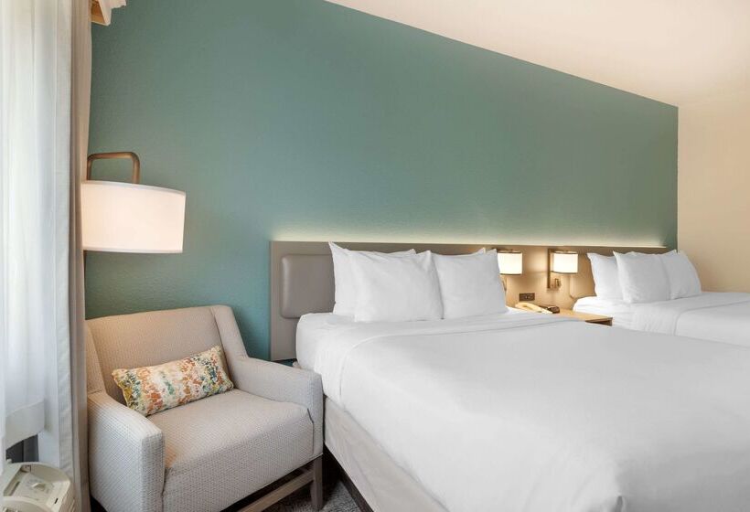 هتل Comfort Inn & Suites Davenport   Quad Cities