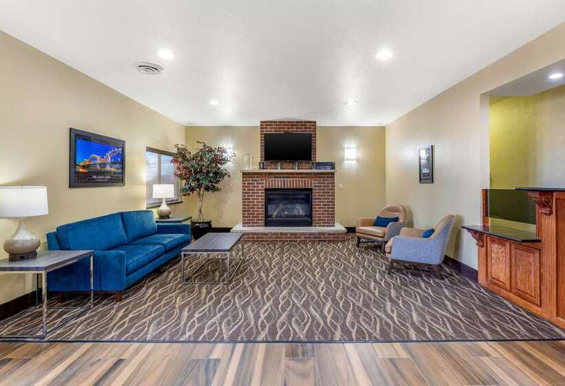 ホテル Comfort Inn & Suites Davenport   Quad Cities