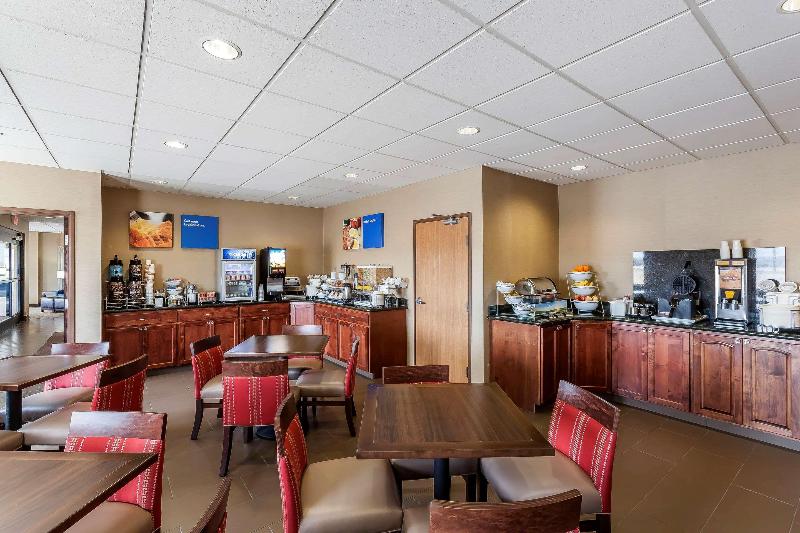 ホテル Comfort Inn & Suites Near University Of Wyoming