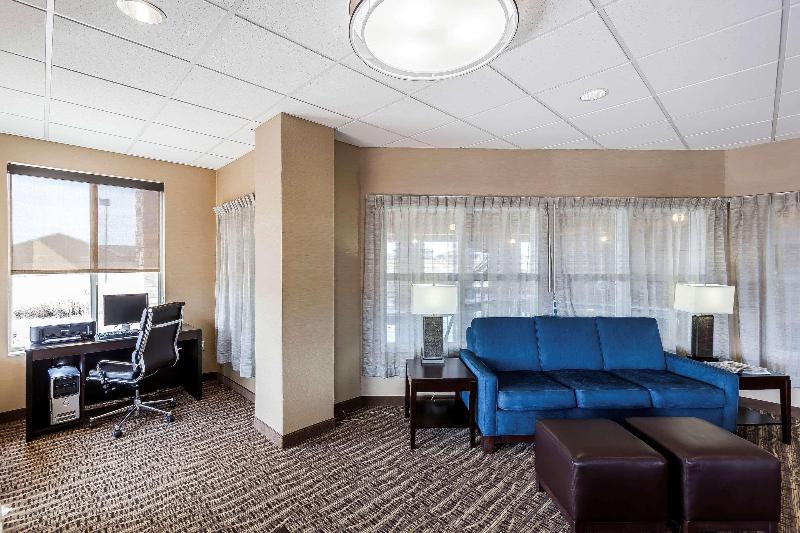 ホテル Comfort Inn & Suites Near University Of Wyoming