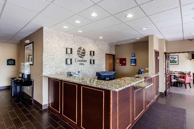 ホテル Comfort Inn & Suites Near University Of Wyoming