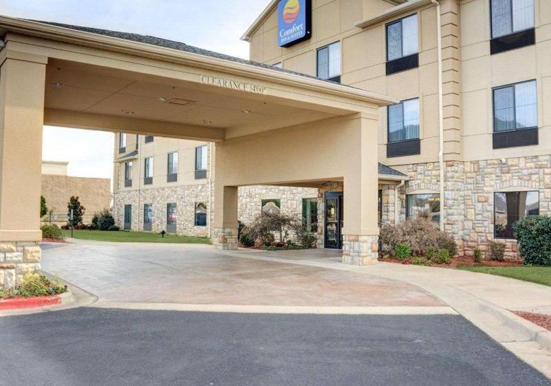 فندق Comfort Inn & Suites Russellville I40