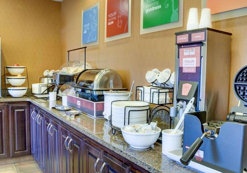 فندق Comfort Inn & Suites Russellville I40