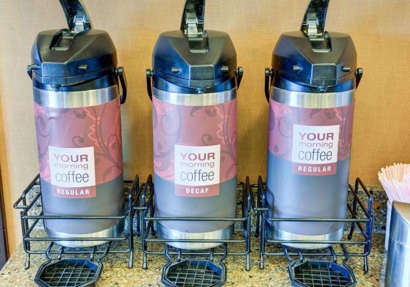 فندق Comfort Inn & Suites Russellville I40