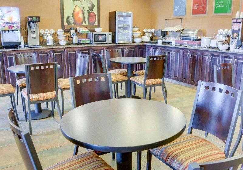 فندق Comfort Inn & Suites Russellville I40