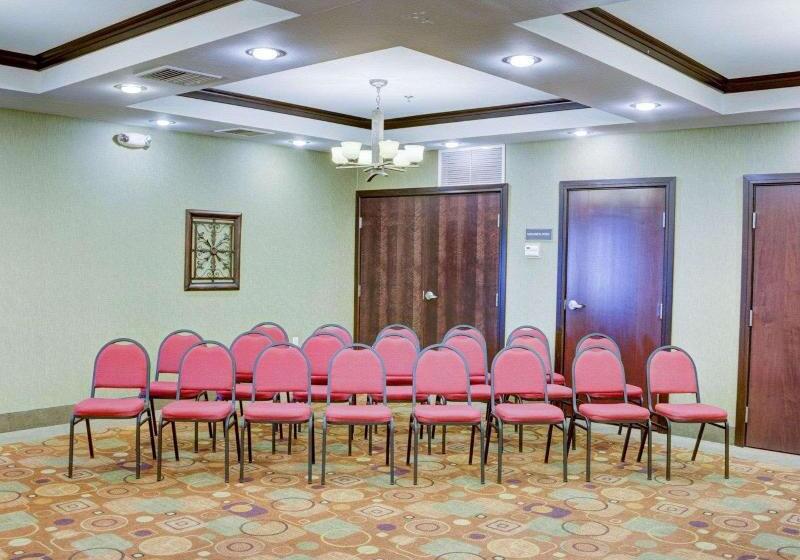 فندق Comfort Inn & Suites Russellville I40