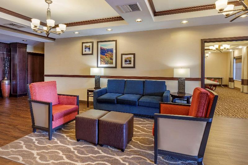 فندق Comfort Inn & Suites Russellville I40