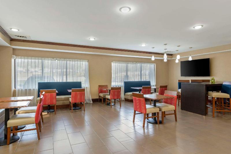 בית מלון כפרי Comfort Suites At Kennesaw State University