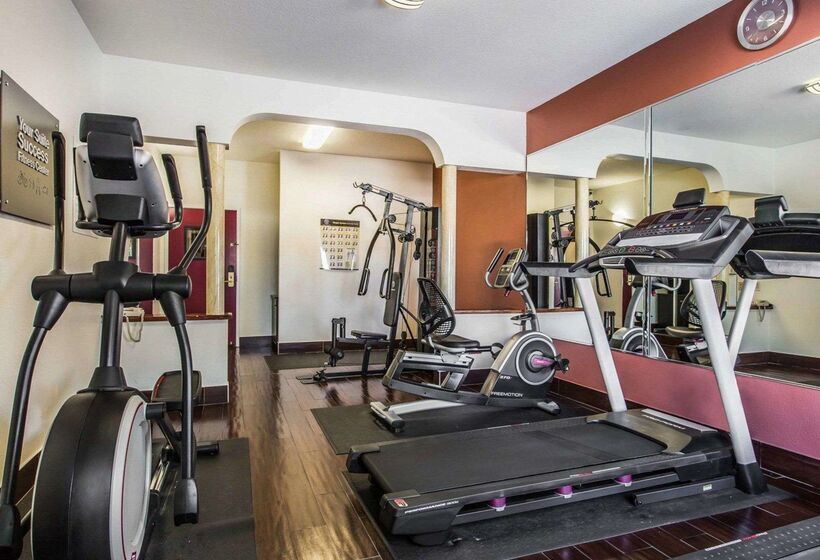 فندق Comfort Suites Bakersfield