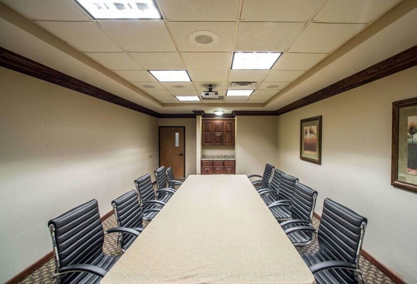 Отель Comfort Suites Columbia University Area