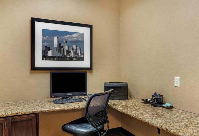 فندق Comfort Suites Frisco