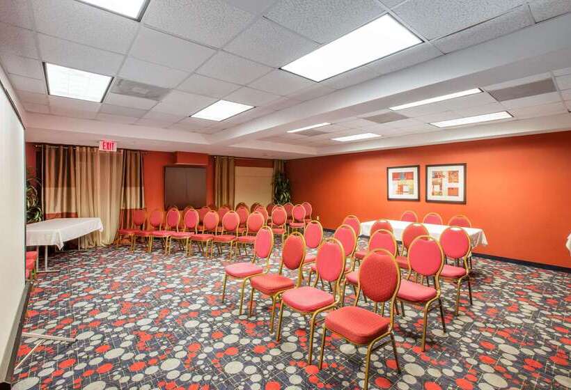 فندق Comfort Suites Locust Grove Atlanta South