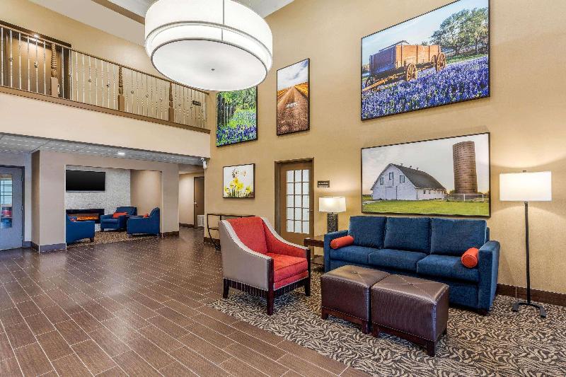 호텔 Comfort Suites