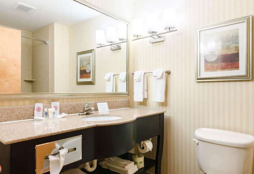 Отель Comfort Suites Salina South