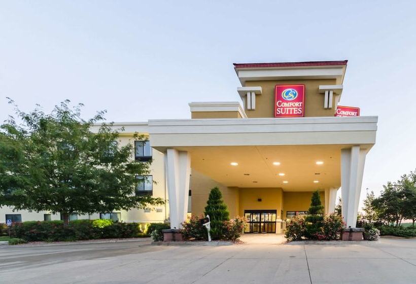 Отель Comfort Suites Salina South