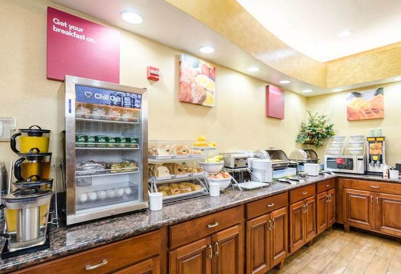 هتل Comfort Suites Salina South