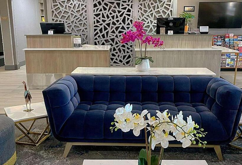 Отель Comfort Suites Seabrook - Kemah