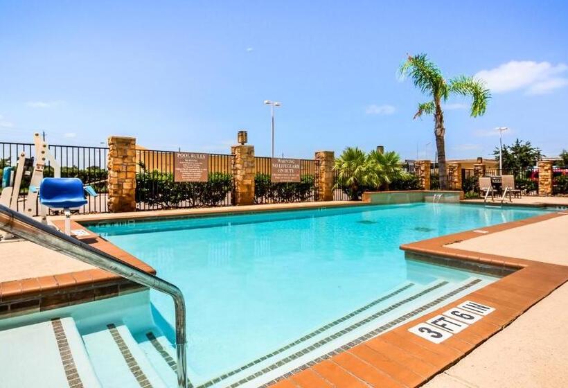 Отель Comfort Suites Seabrook - Kemah
