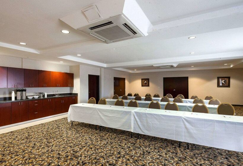 فندق Comfort Suites University