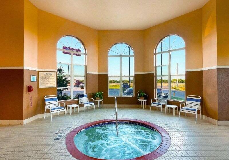 فندق Comfort Suites University