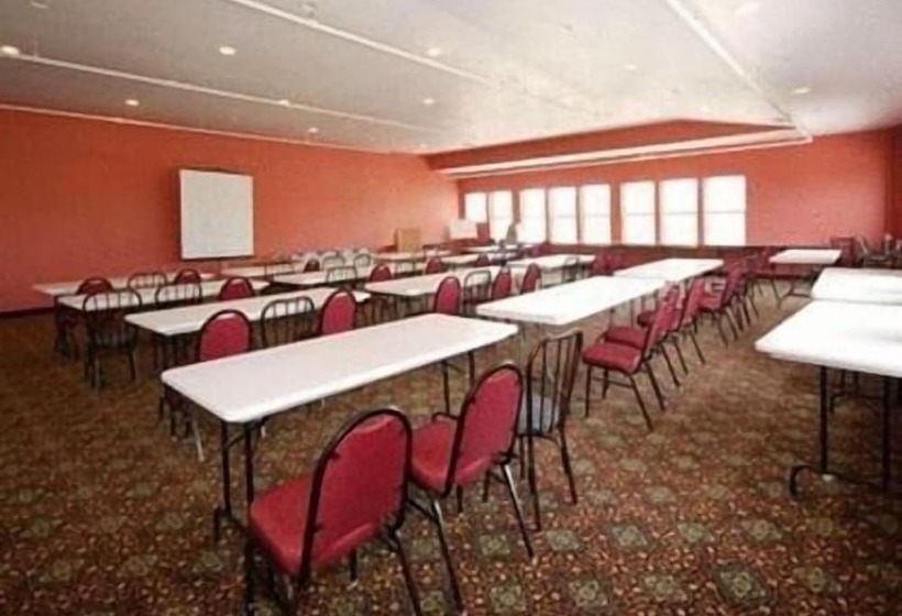 בית מלון כפרי Crown Choice Inn & Suites Lakeview And Waterpark