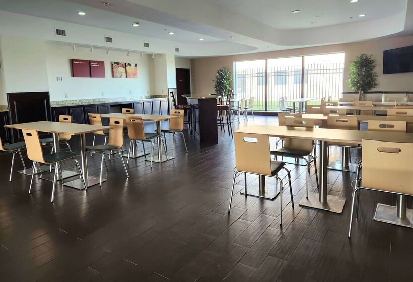 فندق Days Inn & Suites By Wyndham Houston / West Energy Corridor