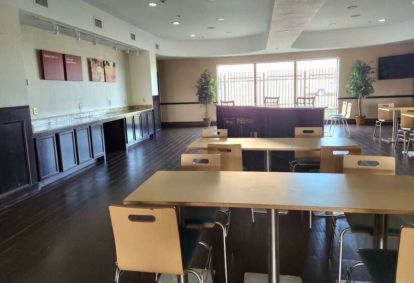 호텔 Days Inn & Suites By Wyndham Houston / West Energy Corridor