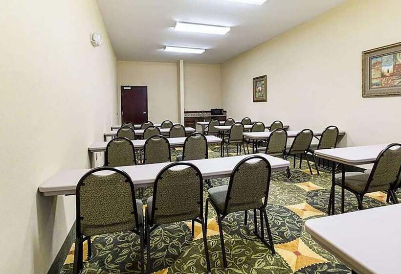 فندق Days Inn & Suites By Wyndham Houston / West Energy Corridor