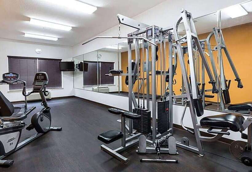 فندق Days Inn & Suites By Wyndham Houston / West Energy Corridor