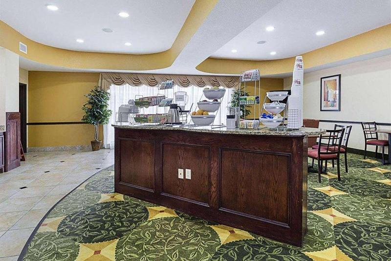 فندق Days Inn & Suites By Wyndham Houston / West Energy Corridor