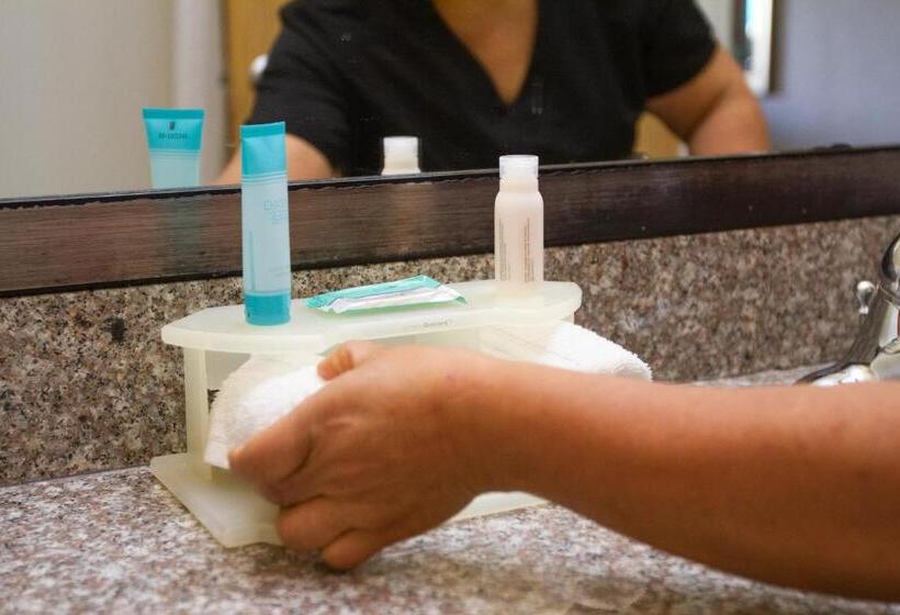 فندق First Choice Inn At The Swell