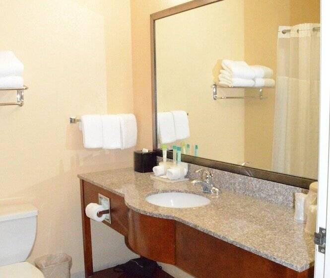 בית מלון כפרי First Choice Inn At The Swell