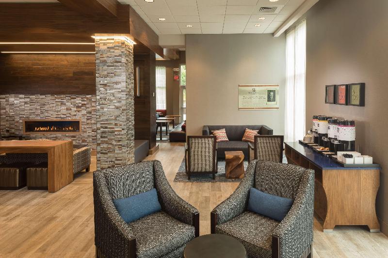 Отель Hampton Inn & Suites Asheville Biltmore Village