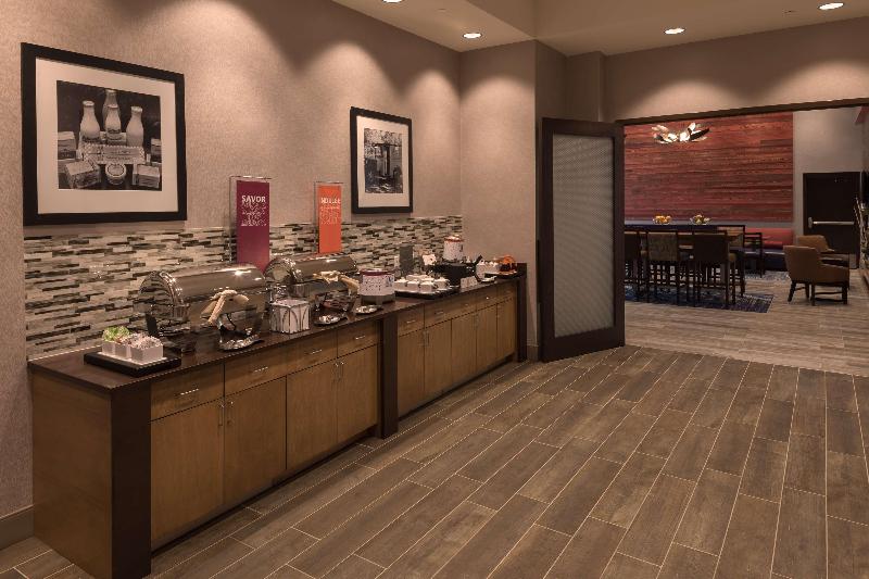 Отель Hampton Inn & Suites Asheville Biltmore Village