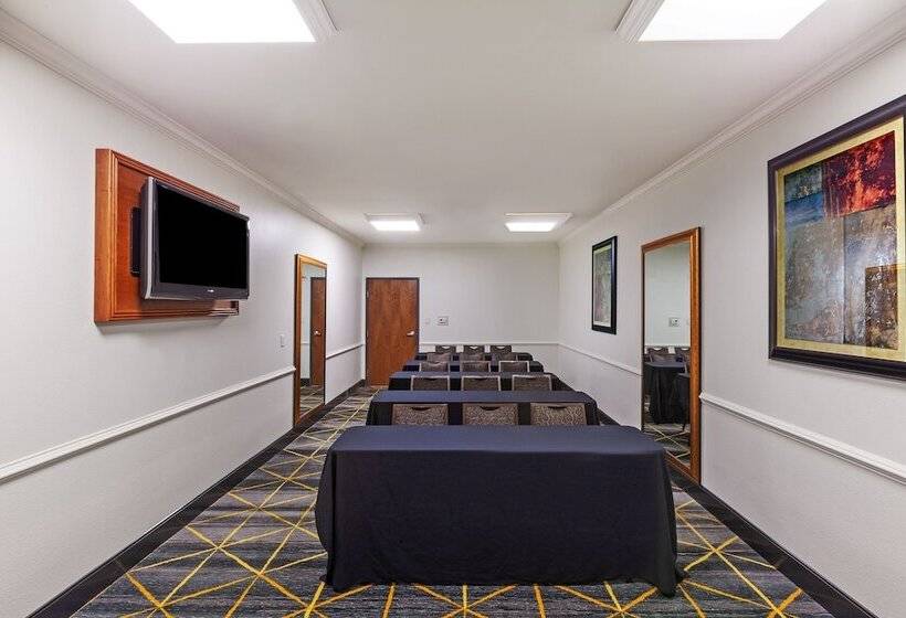 בית מלון כפרי Holiday Inn & Suites Mckinney   N Allen, An Ihg