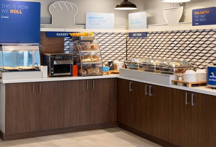 Holiday Inn Express Hotel & Suites Brattleboro, An Ihg