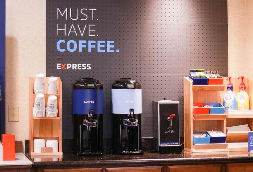 Holiday Inn Express Hotel & Suites Center, An Ihg