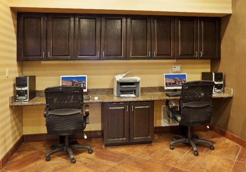 Holiday Inn Express Hotel & Suites Cleburne, An Ihg