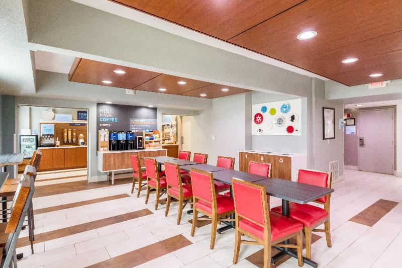 Holiday Inn Express Hotel & Suites Columbus, An Ihg