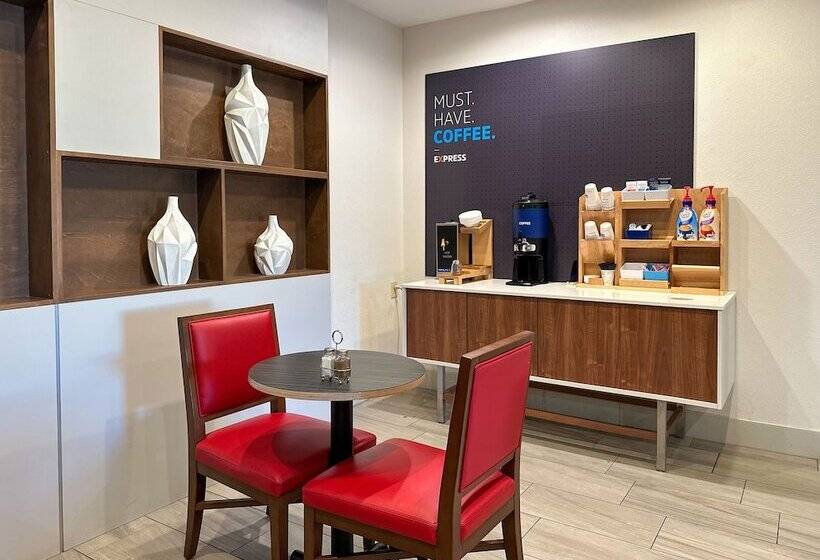 Holiday Inn Express Hotel & Suites Ennis, An Ihg