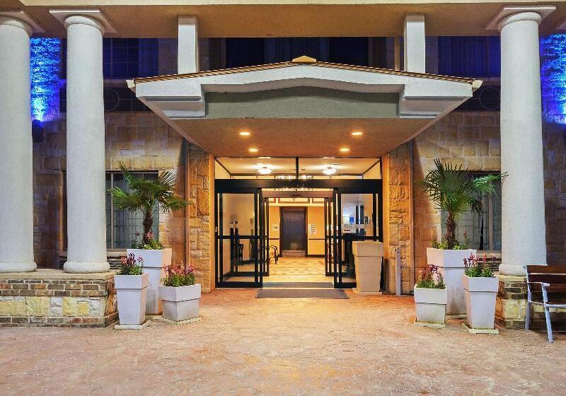 Holiday Inn Express Hotel & Suites Henderson   Traffic Star, An Ihg