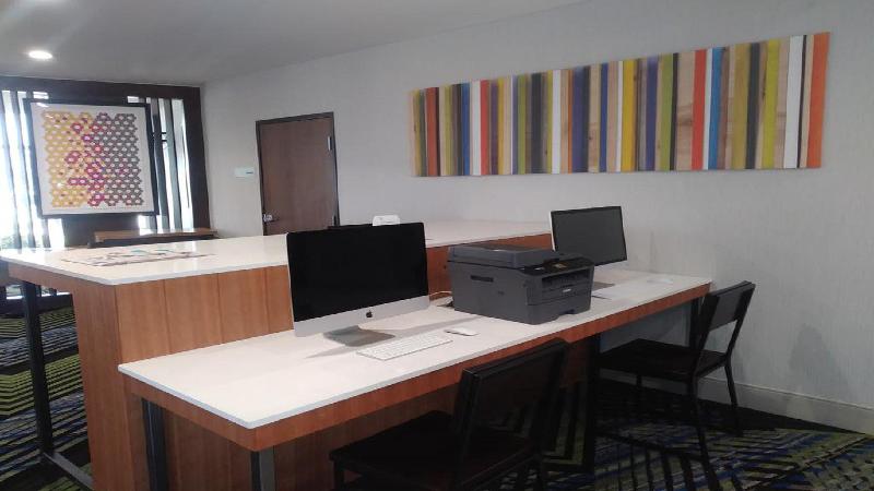 Holiday Inn Express Hotel & Suites Mount Pleasant, An Ihg