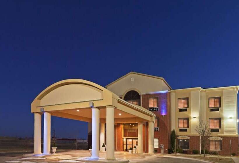 Holiday Inn Express Hotel & Suites Plainview, An Ihg