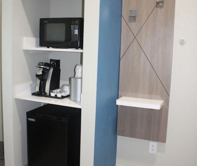 Holiday Inn Express Hotel & Suites Shamrock North By Ihg