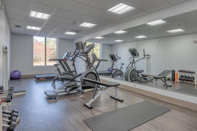 Holiday Inn Express Hotel & Suites Thornburg S. Fredericksburg, An Ihg